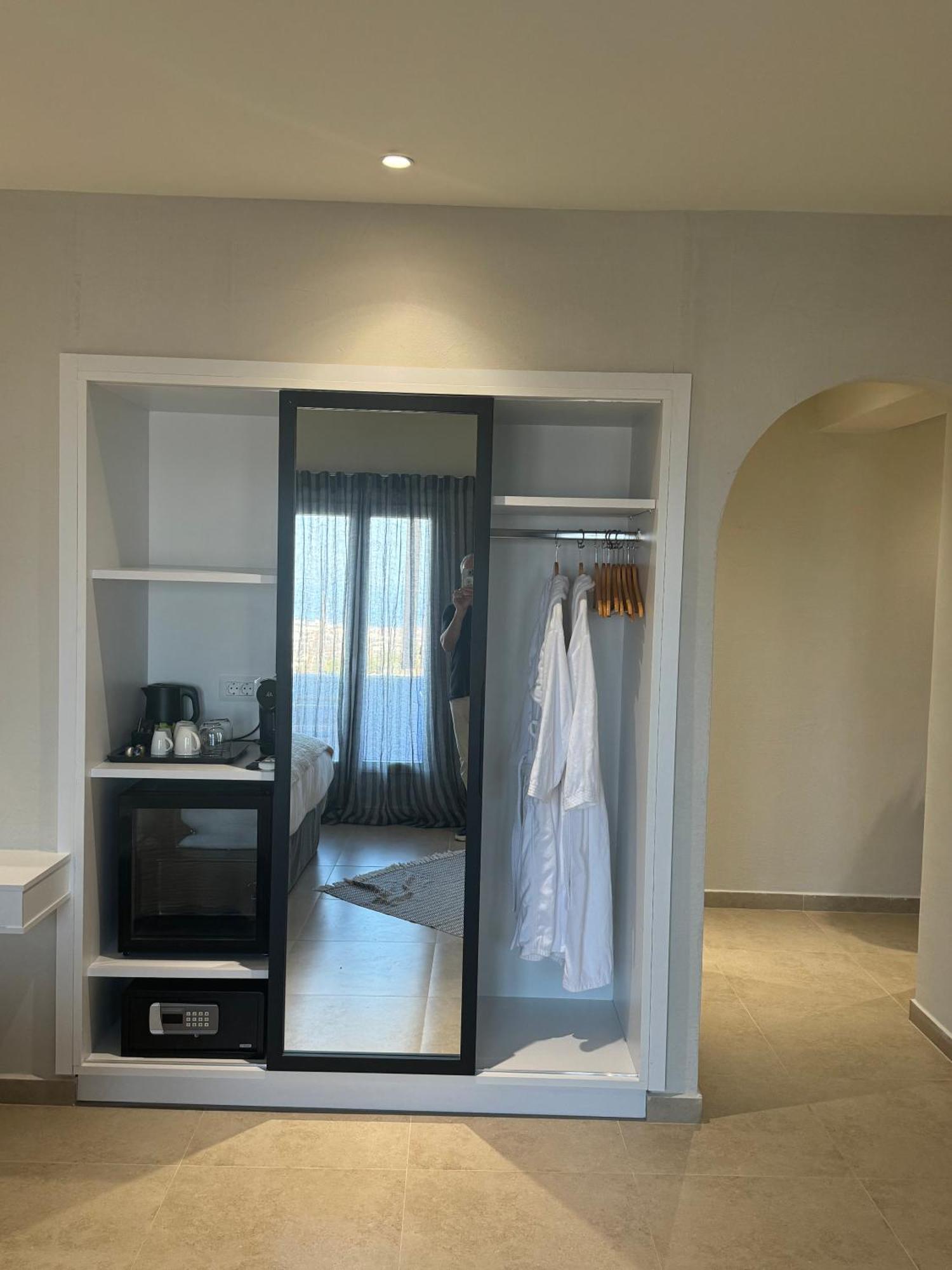 The Noverian Bios Santorini Boutique Hotel Fíra Szoba fotó