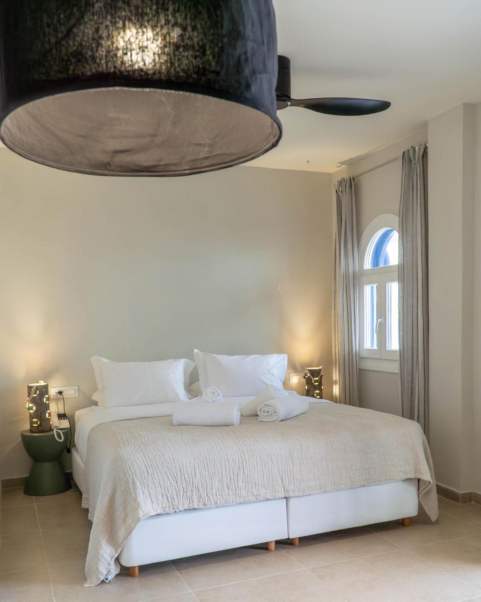 The Noverian Bios Santorini Boutique Hotel Fíra Szoba fotó