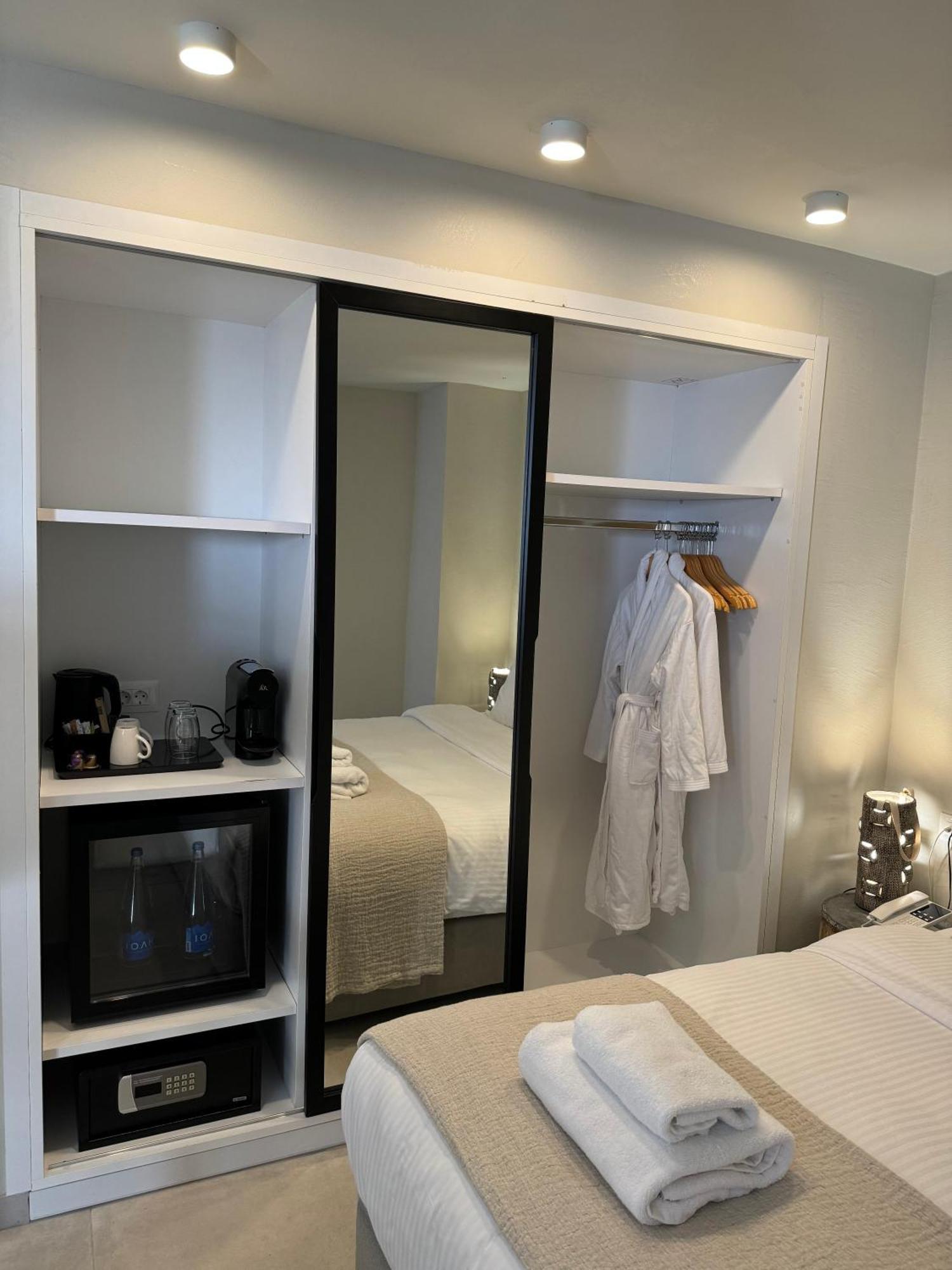 The Noverian Bios Santorini Boutique Hotel Fíra Szoba fotó
