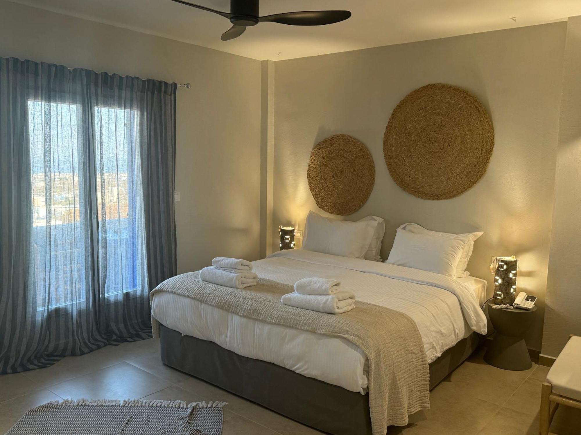 The Noverian Bios Santorini Boutique Hotel Fíra Szoba fotó